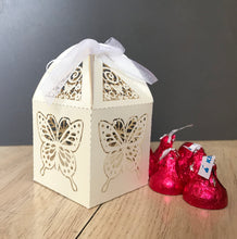 100x Pearl Cream Butterfly Wedding Favour Boxes • Laser Cut Wedding Gift Boxes • Customized Table Decorations - Kdecoration